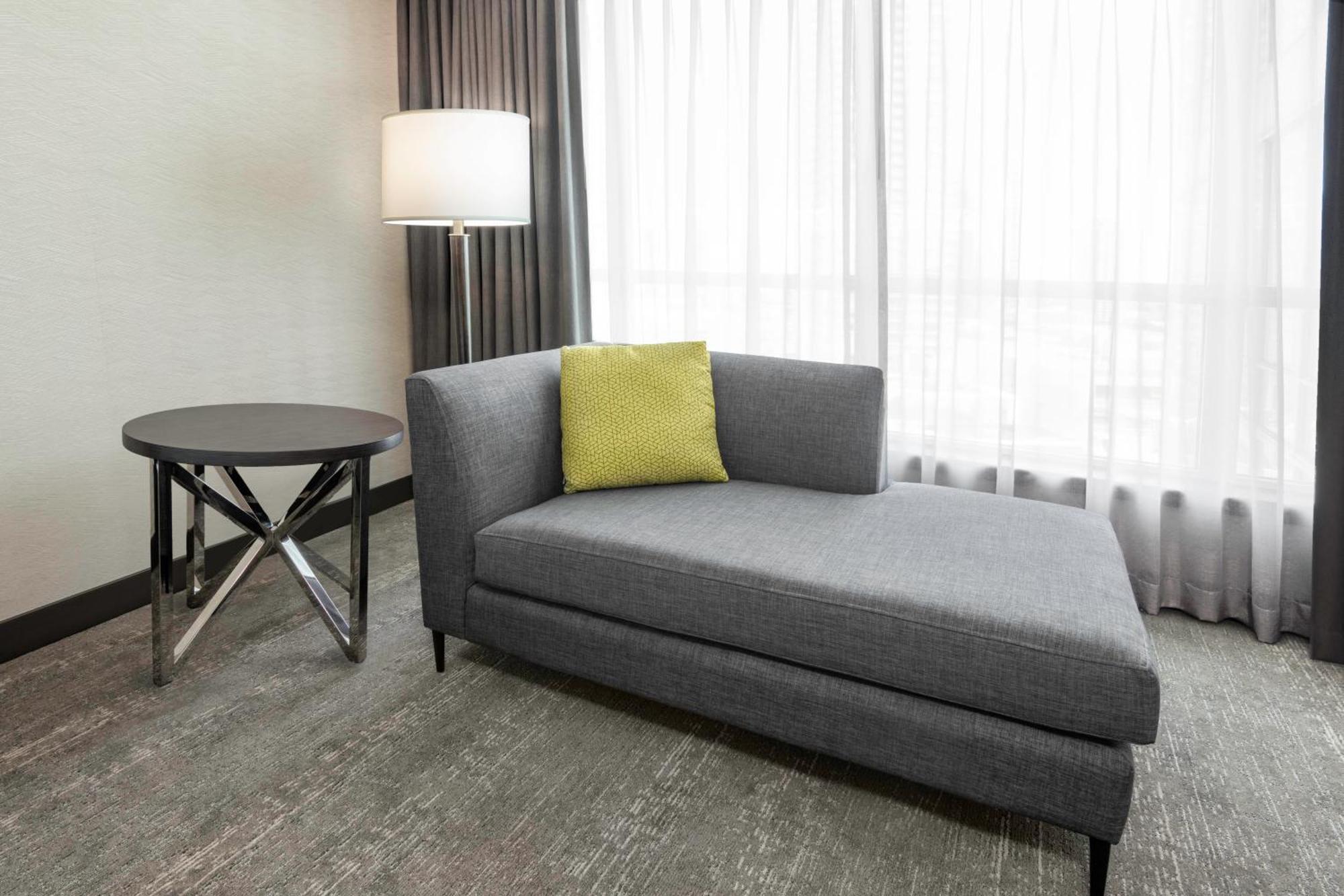 Hilton Vancouver Metrotown Burnaby Extérieur photo