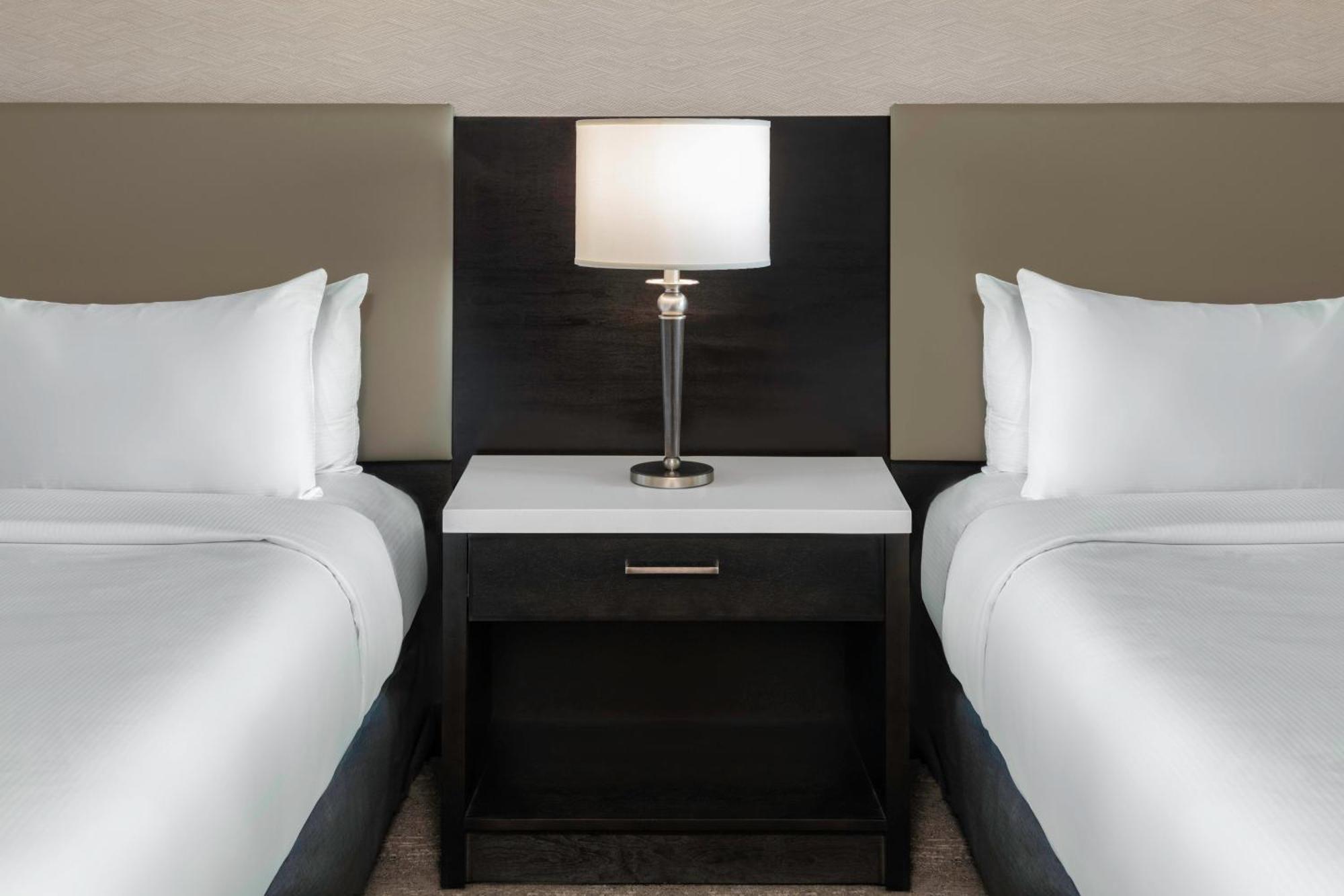 Hilton Vancouver Metrotown Burnaby Extérieur photo